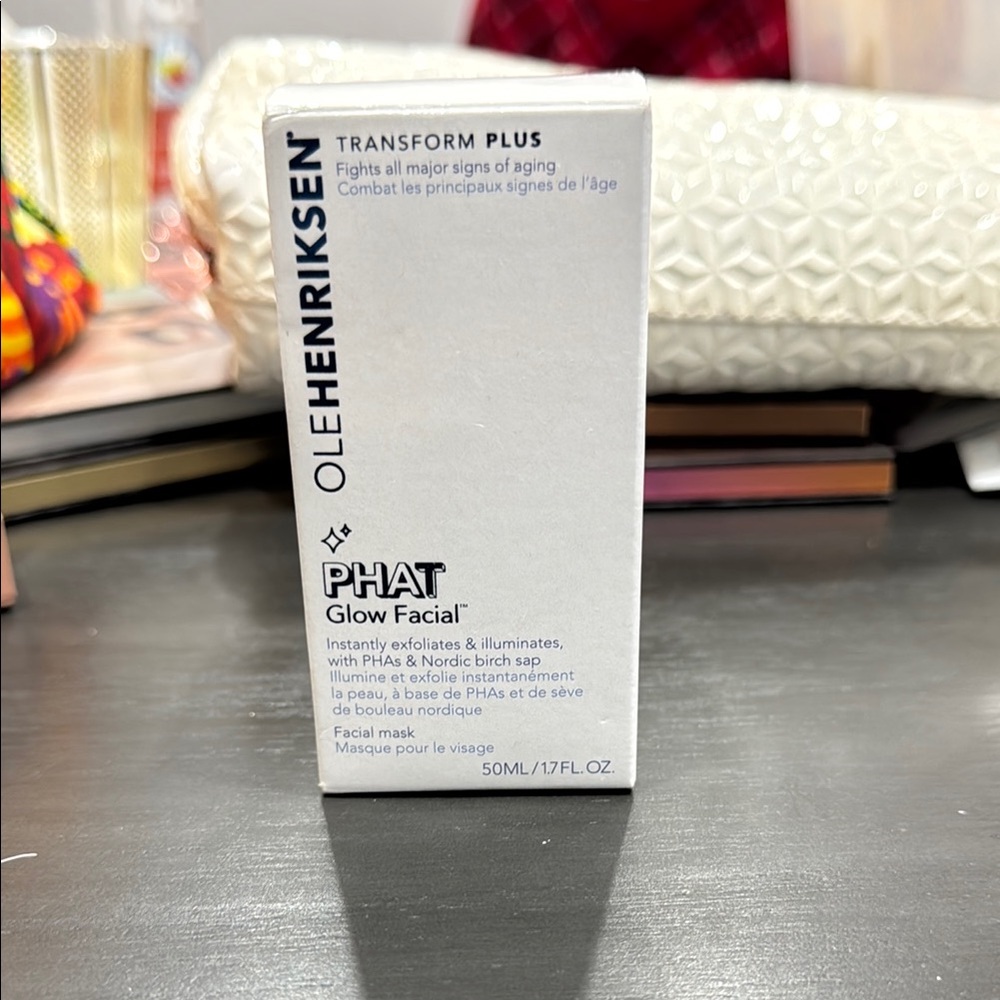 Ole Henriksen PHAT Glow Facial - White